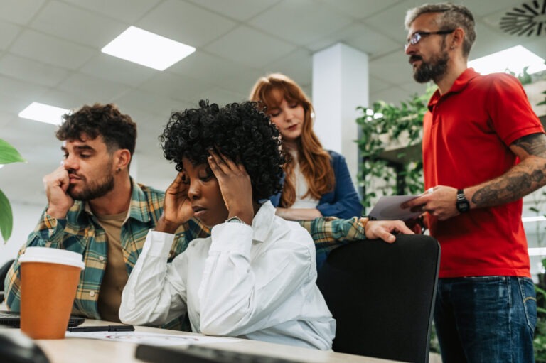 Gerenciamento de riscos psicossociais: como identificar e mitigar assédio moral, estresse e outros desafios no trabalho